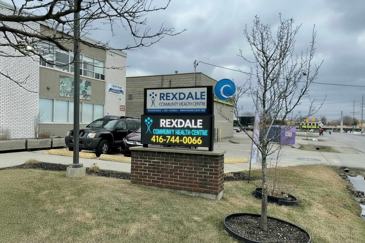Frame Type Outdoor LED Sign_Mount Directly onto the posts. 