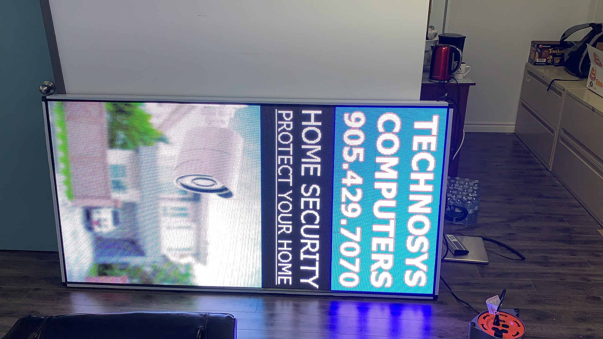 40 x 40 inch Ultra-bright High-definition Full Video Color Programmable LED Sign for Store Windows